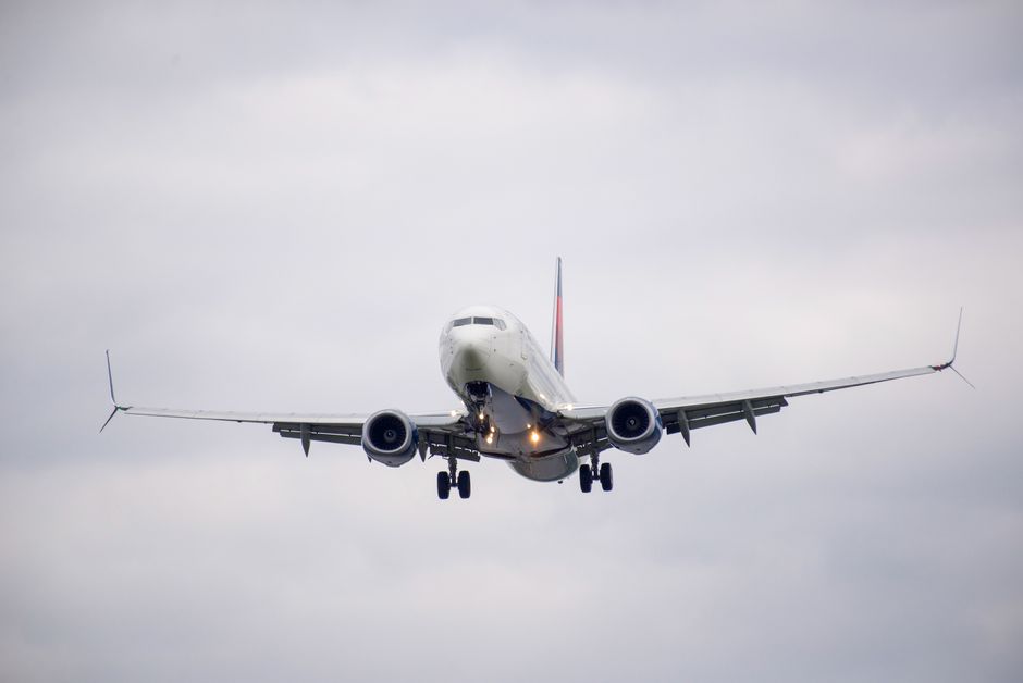Jet Lag Reset 2026: Light, Caffeine, Better Sleep