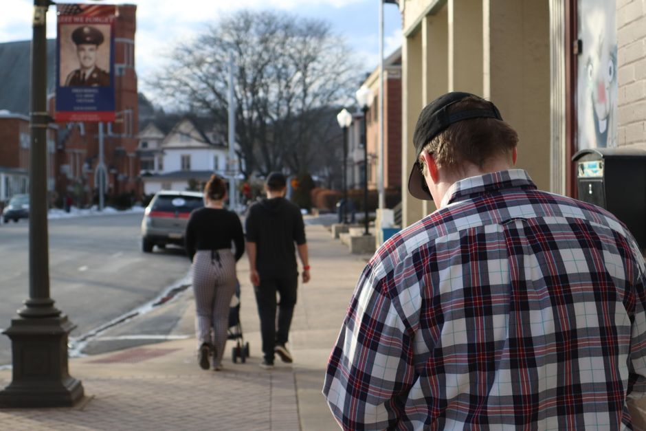 Neighborhood Walking Plans That Beat Tourist Loops