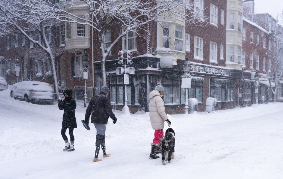 Neighborhood Walking Plans That Beat Tourist Loops